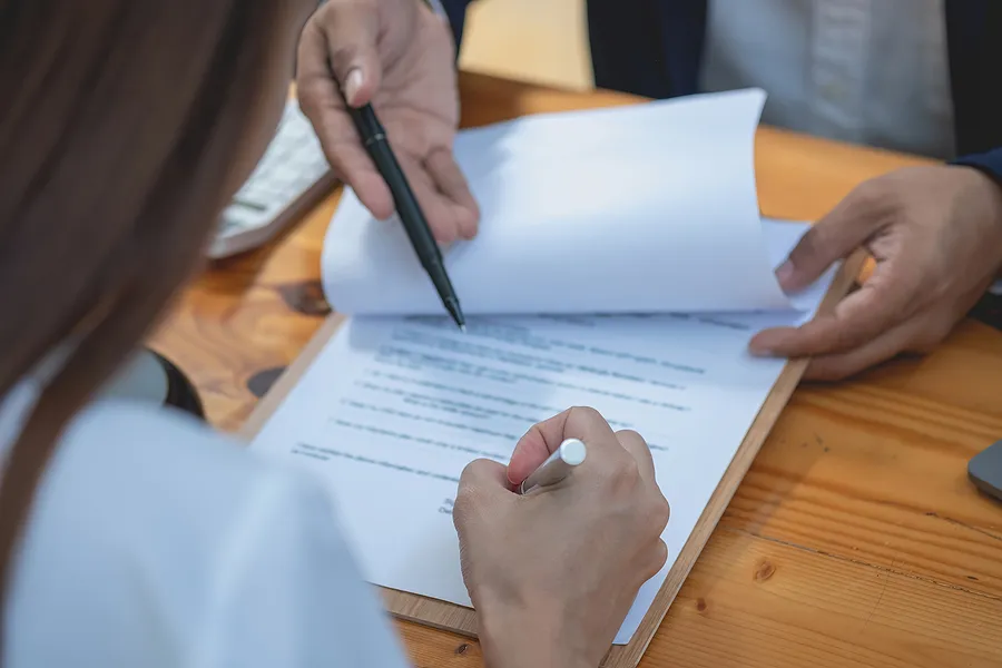 Common Legal Mistakes That Sellers Make